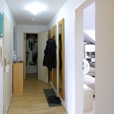 Vermietete 2,5-Zimmer-Wohnung im Dachgeschoss als ideale Kapitalanlage