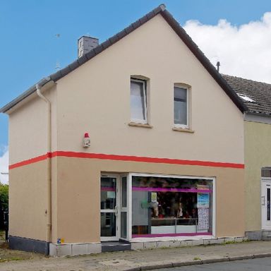 Wohn-/Geschäftshaus mit Renovierungspotenzial in Essen-Burgaltendorf